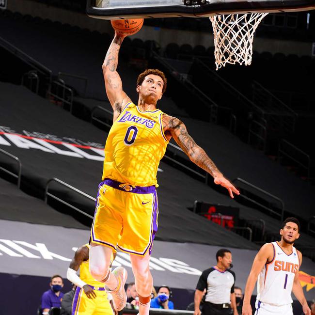 赛后巴塞罗那调整名单以备社区盾，回应争议环节打磨，悬念犹存，阵容厚度经受考验的简单介绍