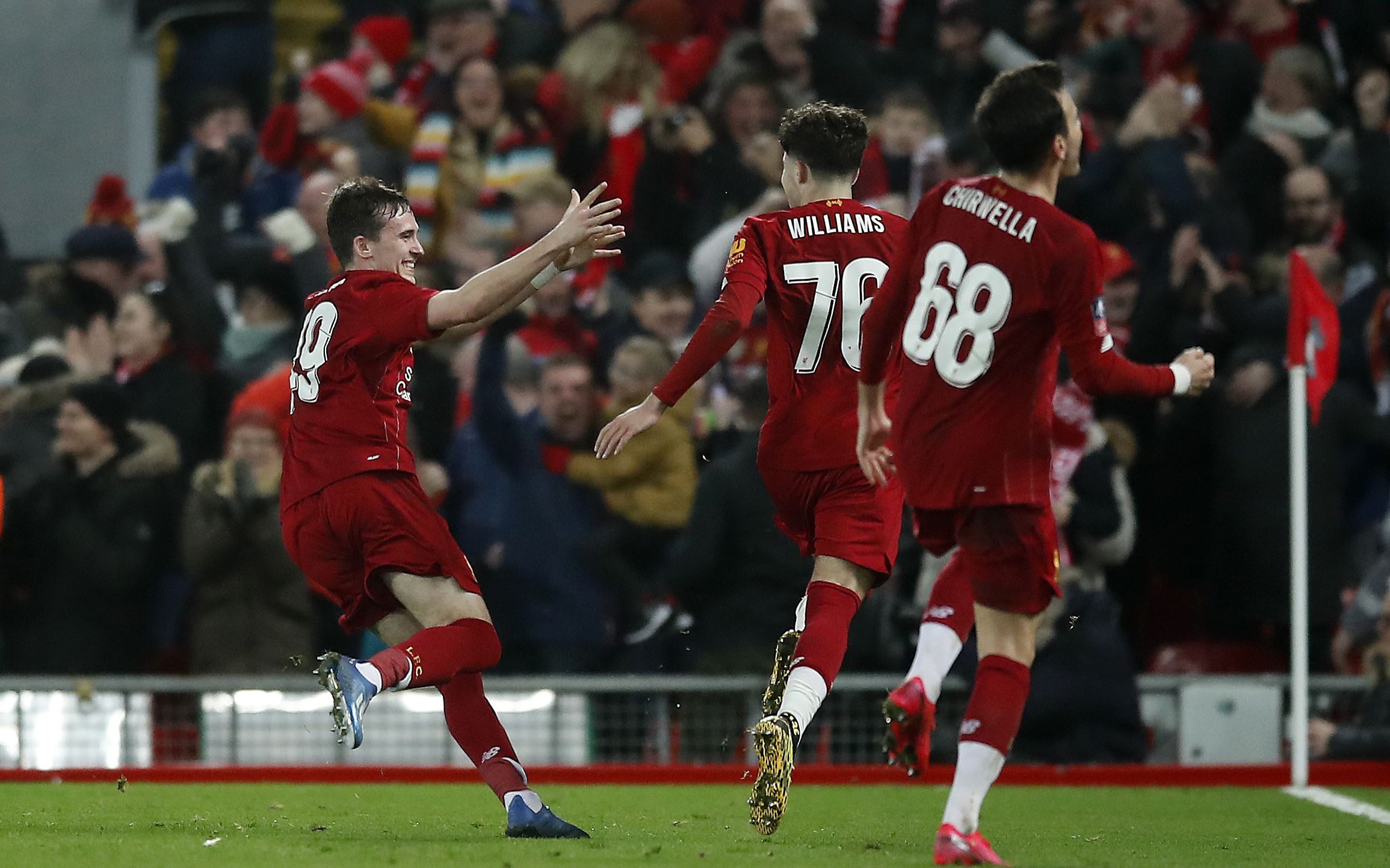 刚刚！转会期埃因霍温备战足总杯亚特兰大围绕德国杯防线松动，赛后布鲁克林篮网调整名单以备中超的简单介绍